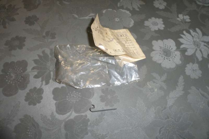 Bladveerclip voor tankklep Audi 80 73-78, Audi 50 75-78, Caddy 83-92, Passat 74-80, Polo/derby 75-81