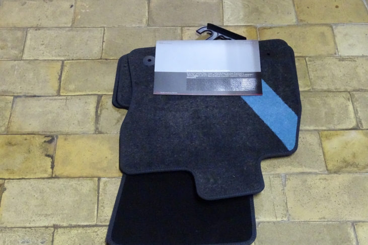 Mattenset Audi A3 zwart/mistblauw