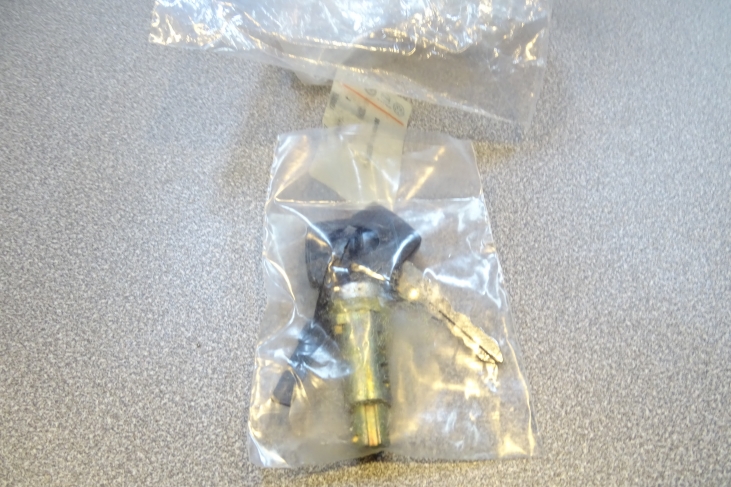 Slotcilinder met 2 sleutels Vw LT / Mercedes Sprinter